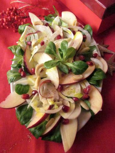 Zdjęcie - Sałatka z kopru włoskiego i jabłka - Przepisy kulinarne ze zdjęciami