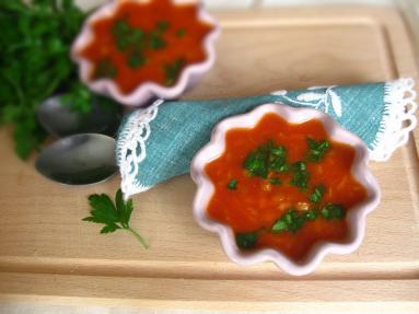 Zdjęcie - Zupa z pora, pomidorów i soczewicy z serwatką - Przepisy kulinarne ze zdjęciami