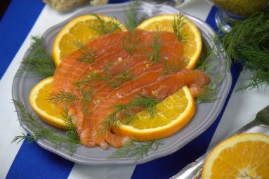 Zdjęcie - Gravlax z sosem pomarańczowo-musztardowym - Przepisy kulinarne ze zdjęciami