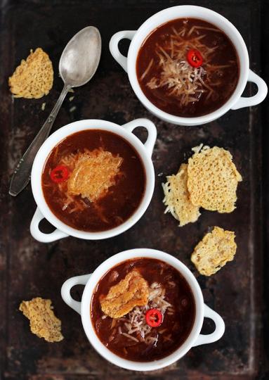 Zdjęcie - Czerwona zupa cebulowa - Przepisy kulinarne ze zdjęciami