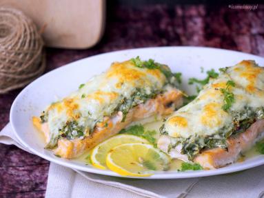 Zdjęcie - Łosoś zapiekany ze szpinakiem i mozzarellą / Salmon baked with spinach and mozzarella - Przepisy kulinarne ze zdjęciami