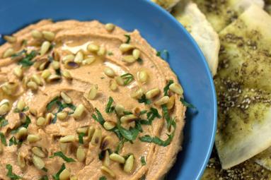 Zdjęcie - Hummus z harissą - Przepisy kulinarne ze zdjęciami