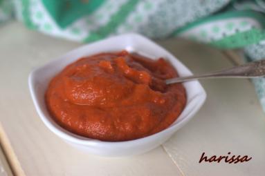 Zdjęcie - Hummus z harissą - Przepisy kulinarne ze zdjęciami