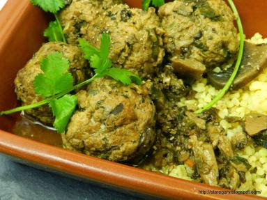 Zdjęcie - Klopsiki z grzybami w sosie grzybowym - Przepisy kulinarne ze zdjęciami