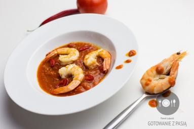 Zdjęcie - Krewetki w sosie pomidorowym z chili - Przepisy kulinarne ze zdjęciami