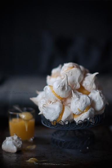 Zdjęcie - Beziki z kremem cytrynowym (Lemon curd meringues). - Przepisy kulinarne ze zdjęciami