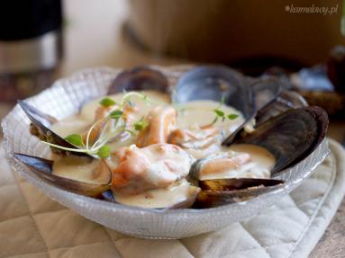 Zdjęcie - Mule w śmietankowym sosie curry / Mussels in a lightly curried cream sauce - Przepisy kulinarne ze zdjęciami