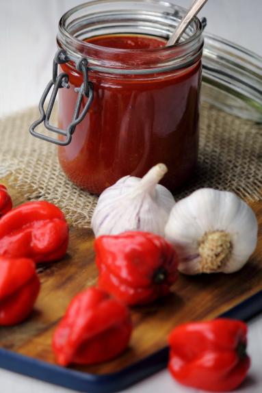 Zdjęcie - Hot chilli sos - Przepisy kulinarne ze zdjęciami