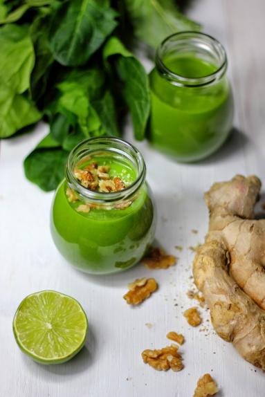 Zdjęcie - Zielone smoothie ze szpinakiem - Przepisy kulinarne ze zdjęciami