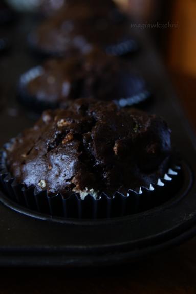 Zdjęcie - Czekoladowe muffiny z piankami - Przepisy kulinarne ze zdjęciami