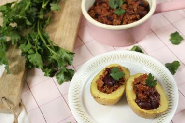 Zdjęcie - Ziemniaki faszerowane chilli con carne - Przepisy kulinarne ze zdjęciami