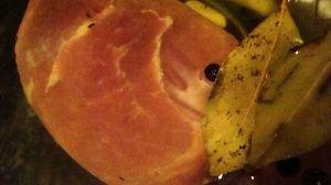 Zdjęcie - Szynka pieczona miodowa o smaku pomarańczowym - Przepisy kulinarne ze zdjęciami