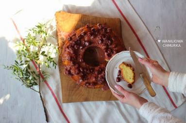 Zdjęcie - Babka piaskowa z wiśniowym lukrem - Przepisy kulinarne ze zdjęciami