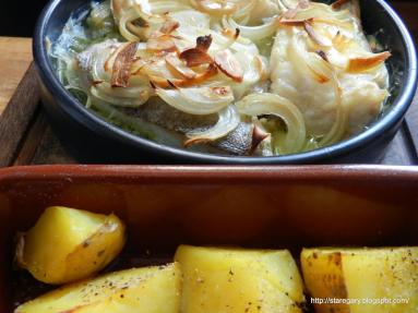 Zdjęcie - Dorsz zapiekany z cebulą - Przepisy kulinarne ze zdjęciami