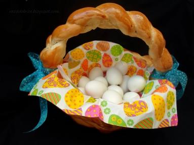Zdjęcie - Koszyczek z ciasta drożdżowego - Przepisy kulinarne ze zdjęciami