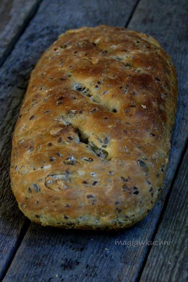 Zdjęcie - Orkiszowy chleb na zakwasie z ziarnami - Przepisy kulinarne ze zdjęciami