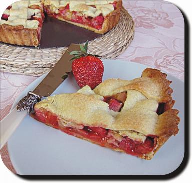 Zdjęcie - Kruche ciasto z rabarbarem i truskawkami - Przepisy kulinarne ze zdjęciami