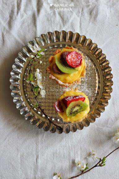 Zdjęcie - Tartaletki z kremem pâtissière i owocami - Przepisy kulinarne ze zdjęciami