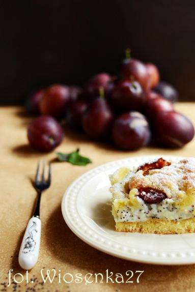 Zdjęcie - Kruche ciasto ze śliwkami i makowym budyniem - Przepisy kulinarne ze zdjęciami