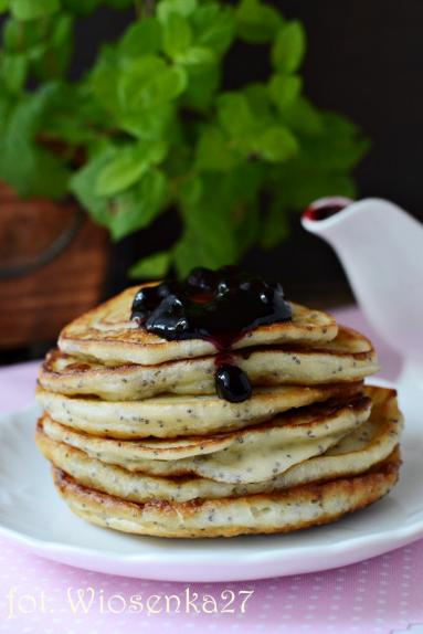 Zdjęcie - Makowe pancakes - Przepisy kulinarne ze zdjęciami