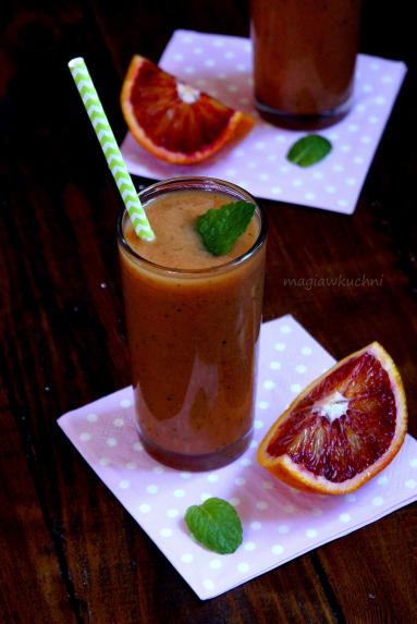 Zdjęcie - Smoothie z papai i czerwonej pamarańczy - Przepisy kulinarne ze zdjęciami