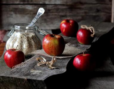 Zdjęcie - Jabłka zapiekane pod owsianą kruszonką - Przepisy kulinarne ze zdjęciami