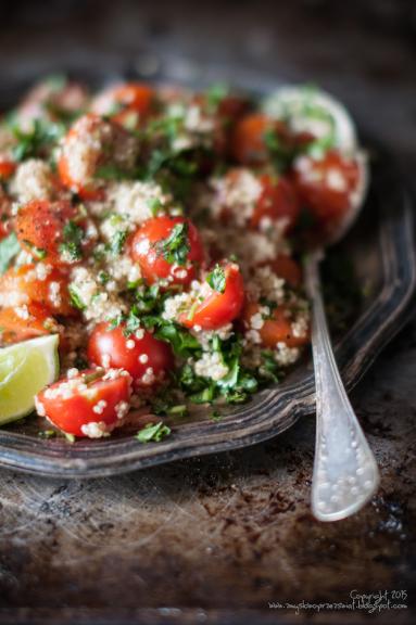 Zdjęcie - Sałatka z quinoa, pomidorkami koktajlowymi i świeżą miętą (Quinoa salad with cherry tomatoes and fresh mint). - Przepisy kulinarne ze zdjęciami
