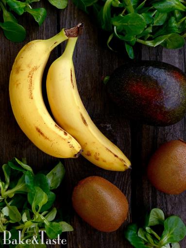 Zdjęcie - Koktajl z roszponki, awokado, banana i kiwi - Przepisy kulinarne ze zdjęciami