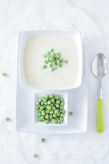Zdjęcie - Krem szparagowy z mascarpone  i zielonym groszkiem - Przepisy kulinarne ze zdjęciami