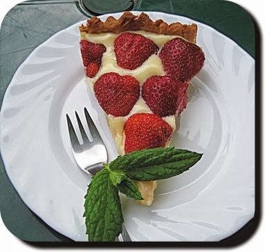 Zdjęcie - Tarta truskawkowa z creme patissiere - Przepisy kulinarne ze zdjęciami