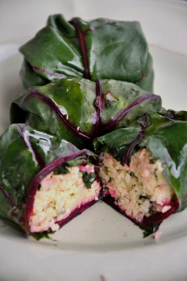 Zdjęcie - Gołąbki z liści botwiny na parze z kaszą jaglaną (wege) - Przepisy kulinarne ze zdjęciami
