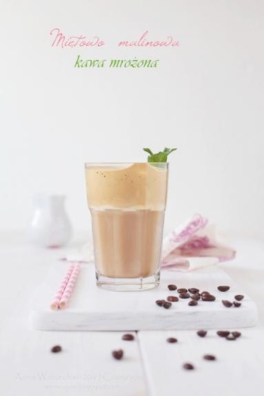 Zdjęcie - Mrożona kawa miętowo-malinowa - Przepisy kulinarne ze zdjęciami