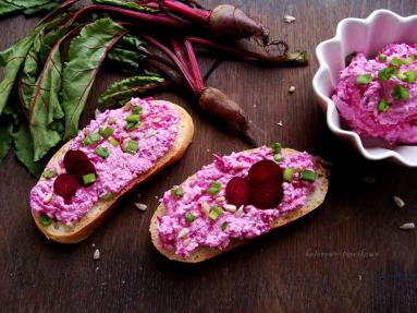Zdjęcie - Twarożek "na różowo" - z botwiną - Przepisy kulinarne ze zdjęciami