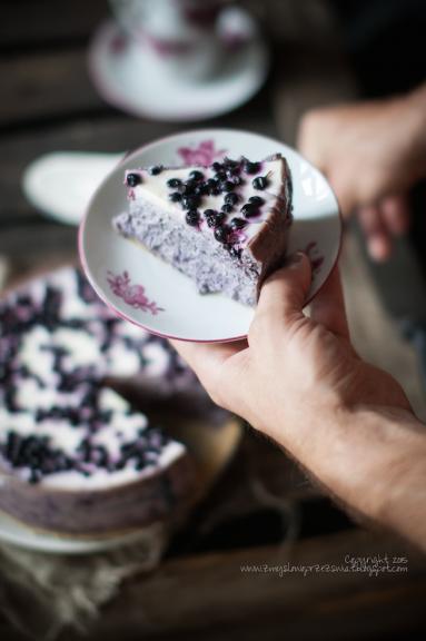 Zdjęcie - Sernik jagodowy z białą czekoladą (Blueberry cheesecake with white chocolate). - Przepisy kulinarne ze zdjęciami