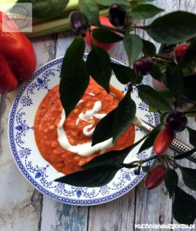 Zdjęcie - Zupa z pieczonych pomidorów i papryki - Przepisy kulinarne ze zdjęciami
