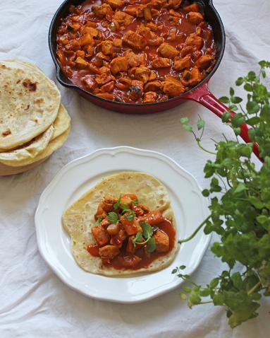 Zdjęcie - Chlebki chapati - Przepisy kulinarne ze zdjęciami