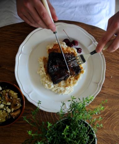 Zdjęcie - Obiady czwartkowe #13: Wiśniowe żeberka + puree z kalafiora + grillowana cukinia i pieczarki z fetą - Przepisy kulinarne ze zdjęciami