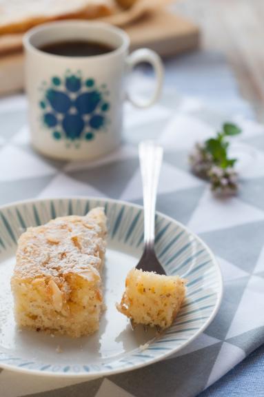 Zdjęcie - Cytrynowe ciasto z ricottą i migdałami - Przepisy kulinarne ze zdjęciami