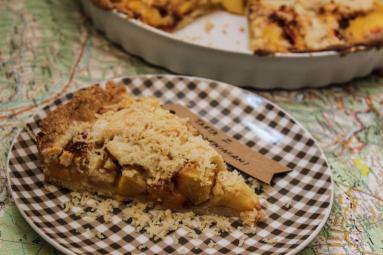 Zdjęcie - Rustykalna tarta z brzoskwiniami - Przepisy kulinarne ze zdjęciami