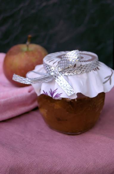 Zdjęcie - Jabłka karmelizowane na zimę - Przepisy kulinarne ze zdjęciami