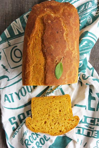 Zdjęcie - Dyniowy chleb tostowy na zakwasie - Przepisy kulinarne ze zdjęciami