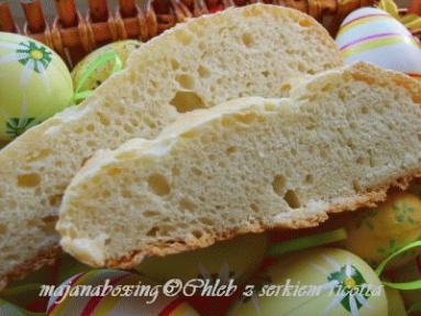 Zdjęcie - Chleb z serkiem ricotta  - Przepisy kulinarne ze zdjęciami