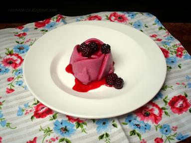 Zdjęcie - Krwawa panna cotta - Przepisy kulinarne ze zdjęciami