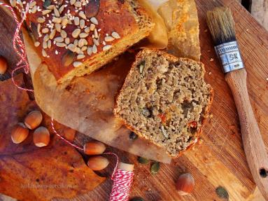 Zdjęcie - Pełnoziarnisty chlebek figowy z bakaliami - Przepisy kulinarne ze zdjęciami