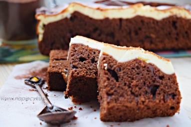 Zdjęcie - Ciasto czekoladowe z kremowym serkiem - Przepisy kulinarne ze zdjęciami