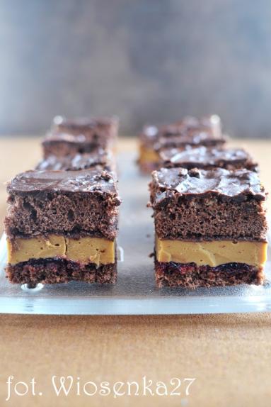 Zdjęcie - Kakaowe ciasto   z tofii i porzeczkami - Przepisy kulinarne ze zdjęciami