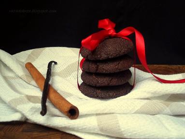 Zdjęcie - Pierwszy śnieg i bezglutenowe ciastka czekoladowe. Z cynamonem - Przepisy kulinarne ze zdjęciami