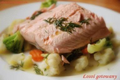 Zdjęcie - Łosoś gotowany - Przepisy kulinarne ze zdjęciami