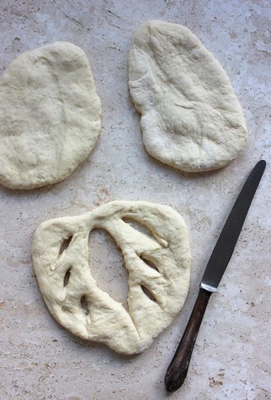 Zdjęcie - Chlebowe listki Fougasse - Przepisy kulinarne ze zdjęciami