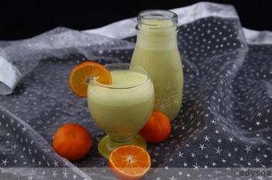 Zdjęcie - Pomarańczowe mleko konopne - Zakręcony wege obiad - Przepisy kulinarne ze zdjęciami